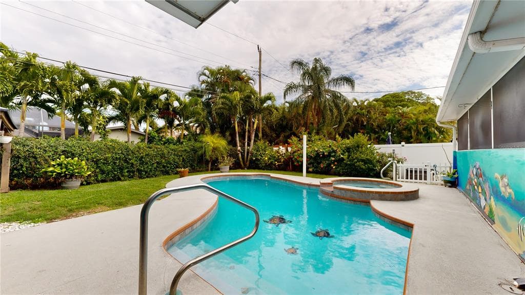 9031 BAY STREET NE ST PETERSBURG, FL 33702