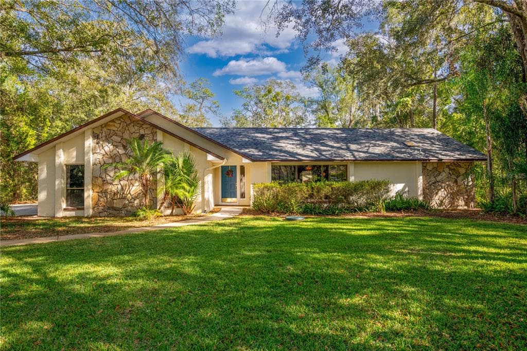 17519 MALLARD COURT LUTZ, FL 33559