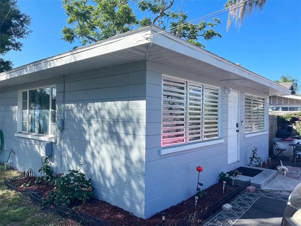 1003 23RD AVENUE W BRADENTON, FL 34205