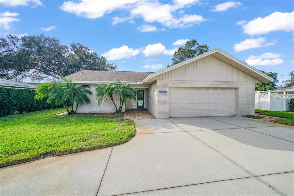 2620 RENATTA DRIVE BELLEAIR BLUFFS, FL 33770