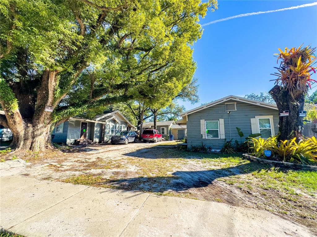 8209 N 12TH STREET TAMPA, FL 33604