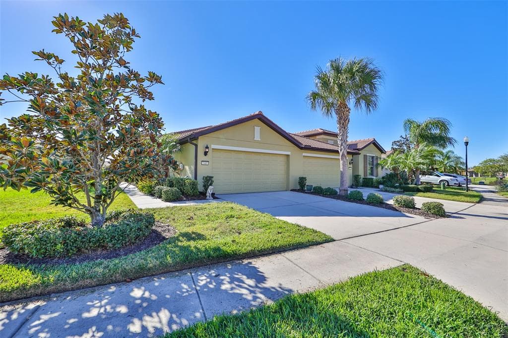 340 MYSTIC FALLS DRIVE APOLLO BEACH, FL 33572