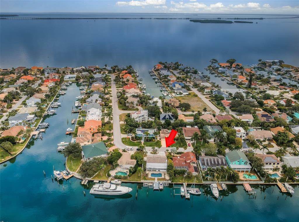 804 3RD AVENUE S TIERRA VERDE, FL 33715