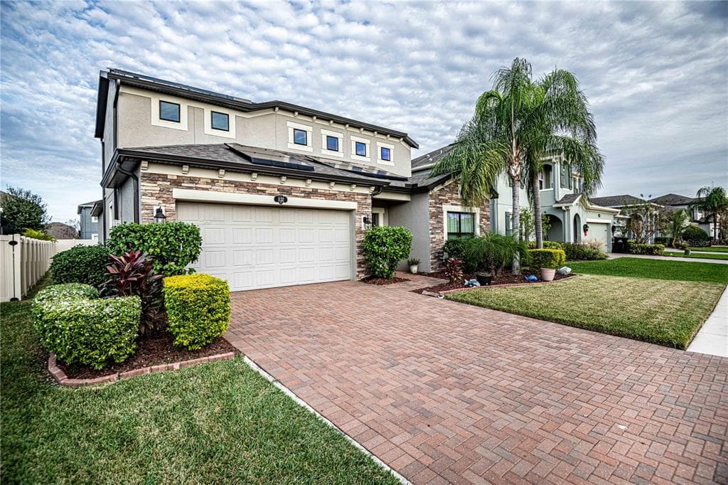 1132 LORAPETALUM LANE LUTZ, FL 33558
