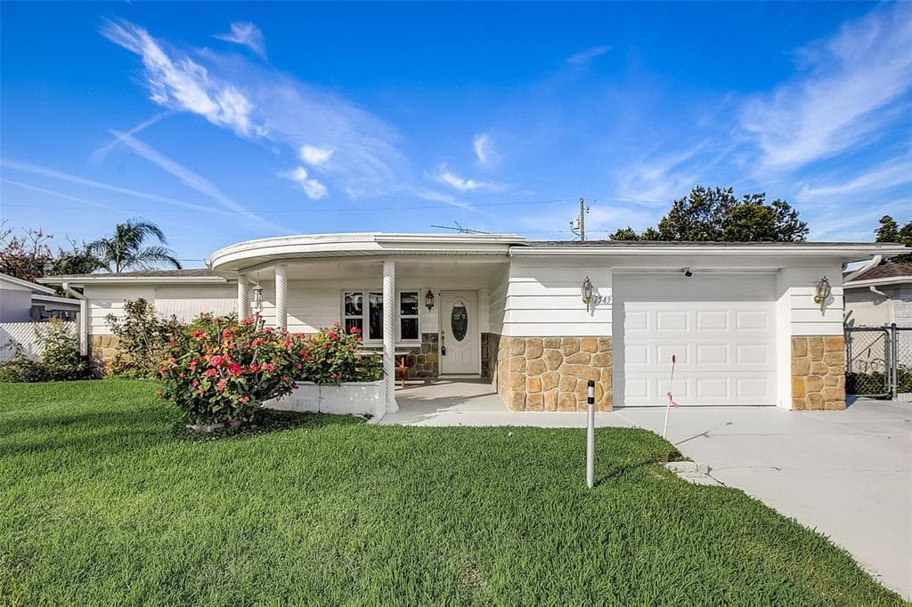 1543 DERRICK STREET HOLIDAY, FL 34690
