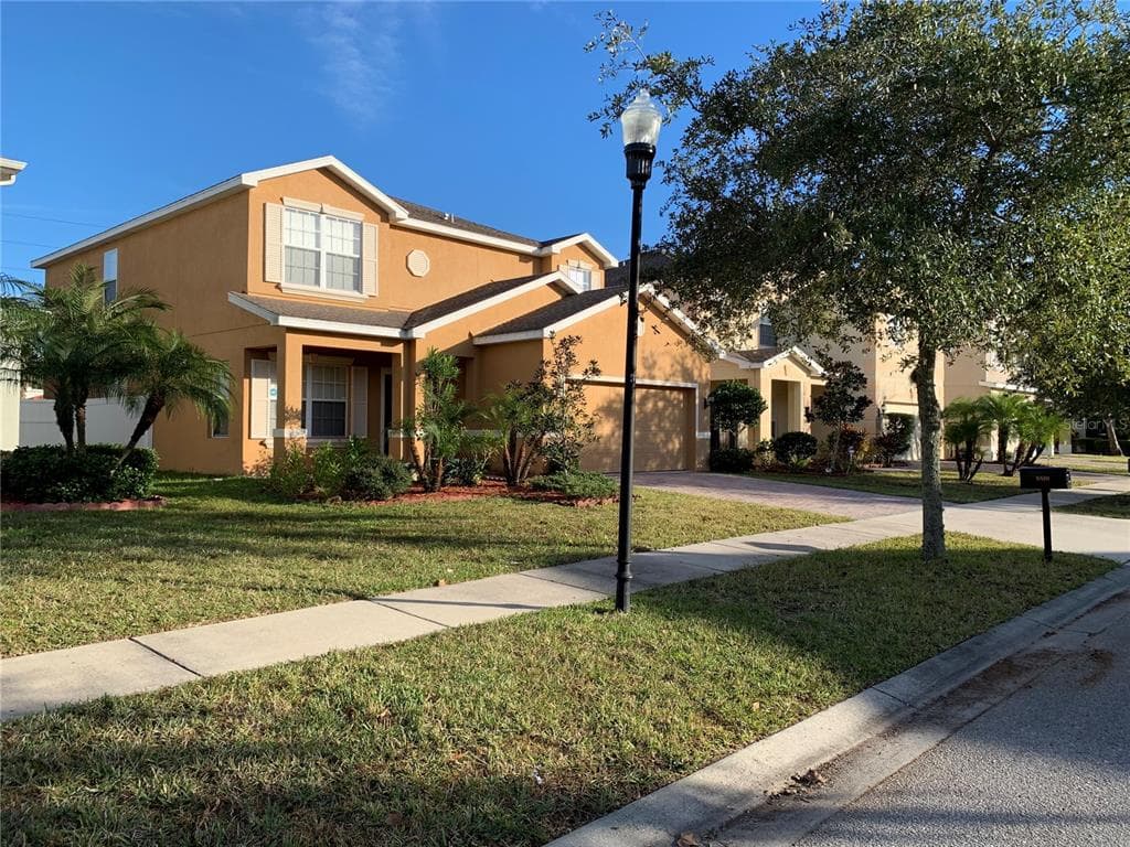8810 CAMERON CREST DRIVE TAMPA, FL 33626