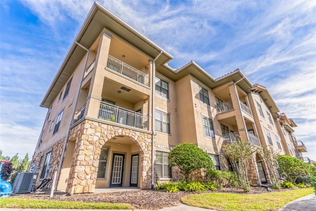 909 CHARO PARKWAY UNIT 1017 DAVENPORT, FL 33897