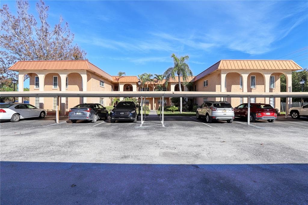 4500 E BAY DRIVE UNIT 126 CLEARWATER, FL 33764