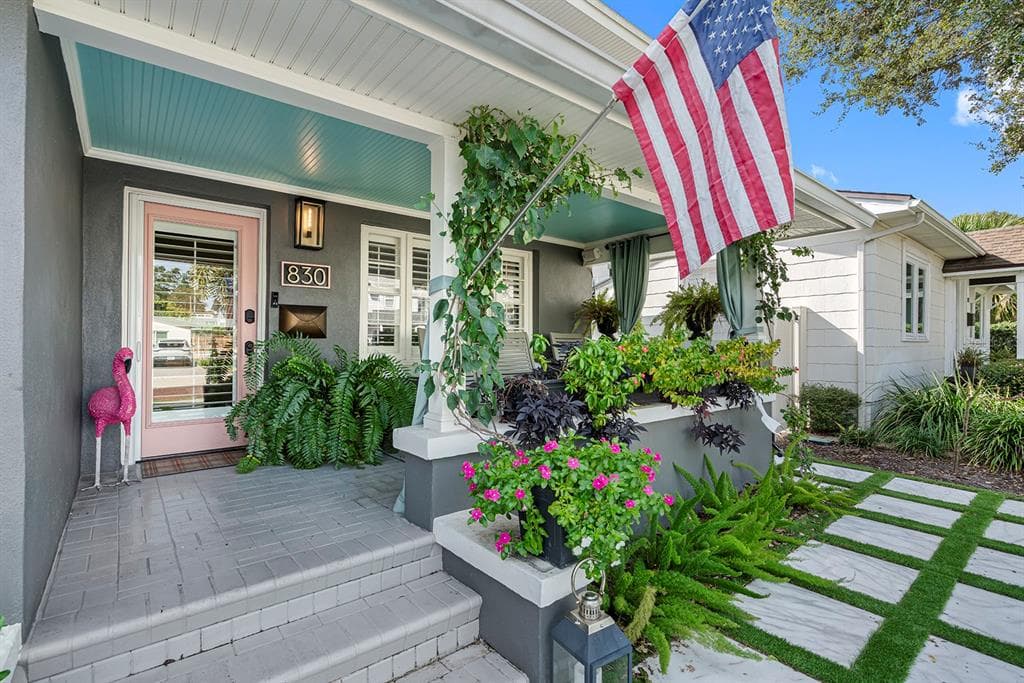 830 20TH AVENUE N ST PETERSBURG, FL 33704