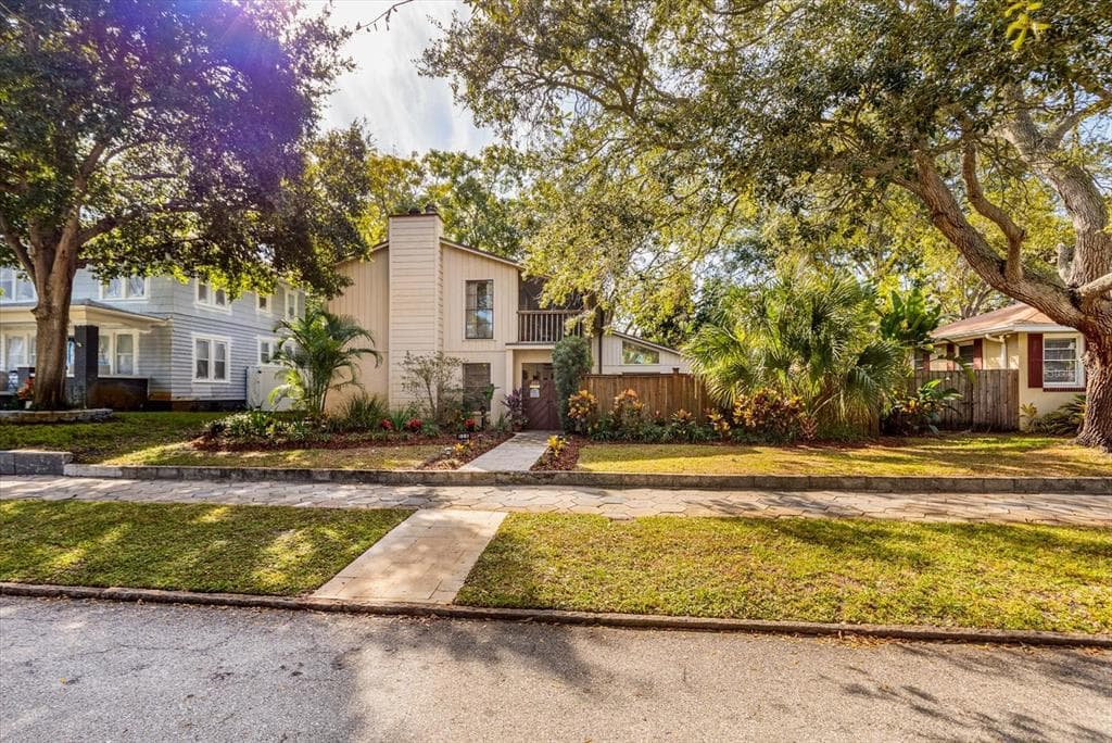 336 20TH AVENUE NE ST PETERSBURG, FL 33704
