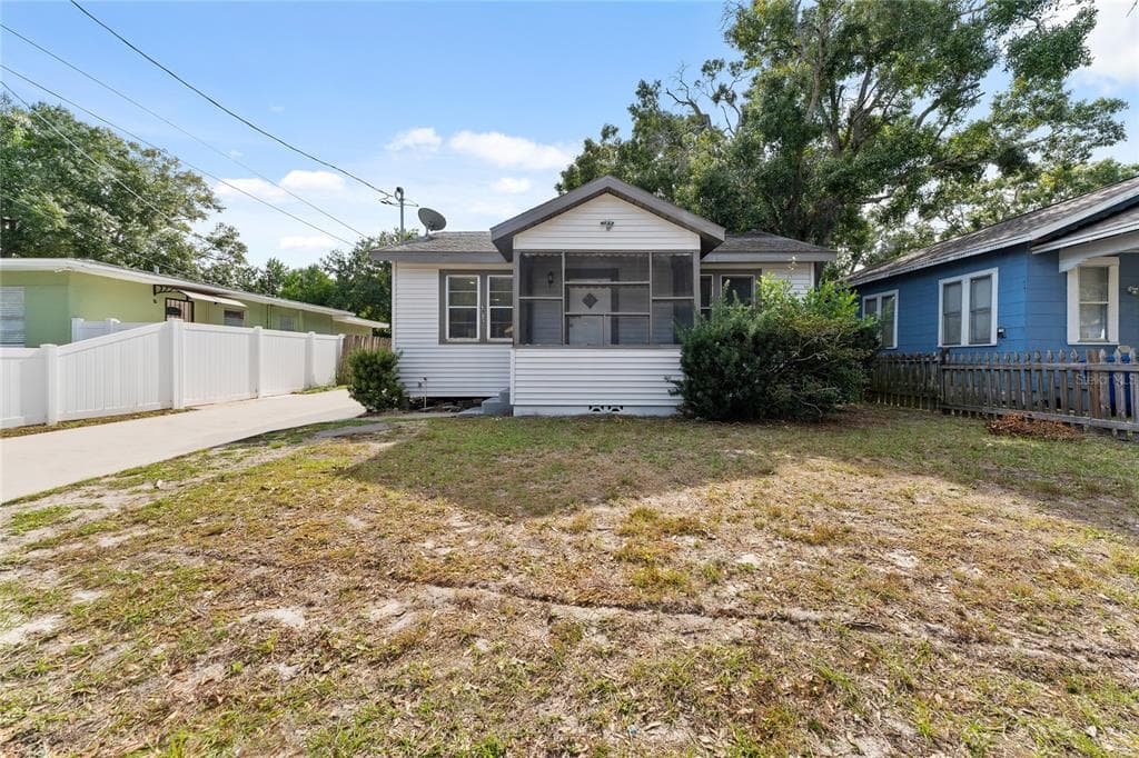2108 W SAINT LOUIS STREET TAMPA, FL 33607