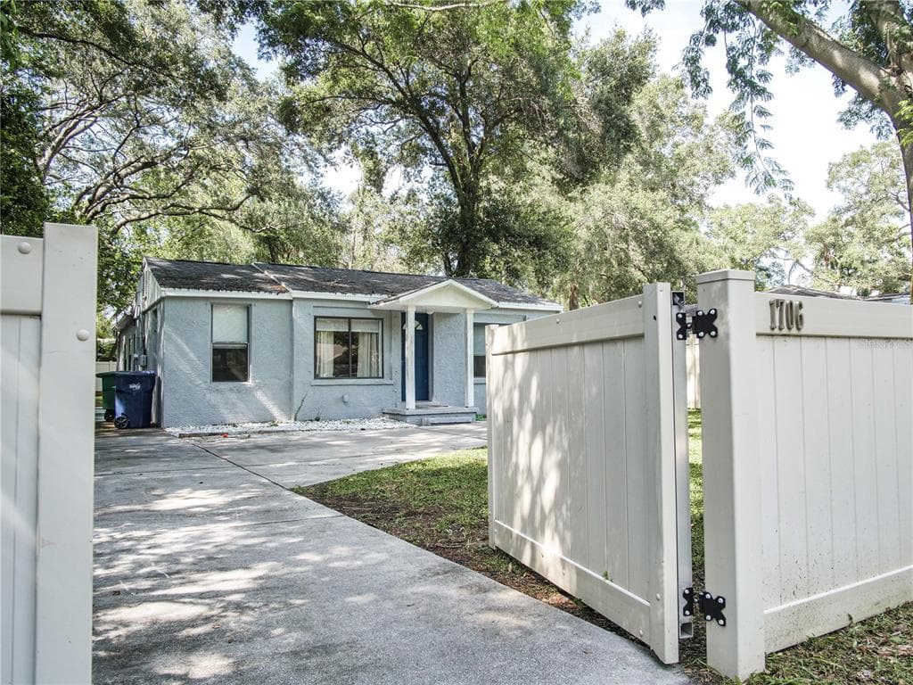1706 NE LAMBRIGHT STREET TAMPA, FL 33610