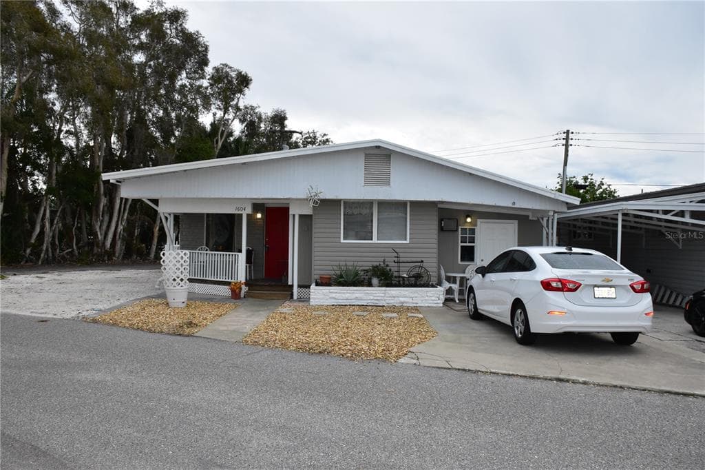 1604 OHIO AVENUE BRADENTON, FL 34207