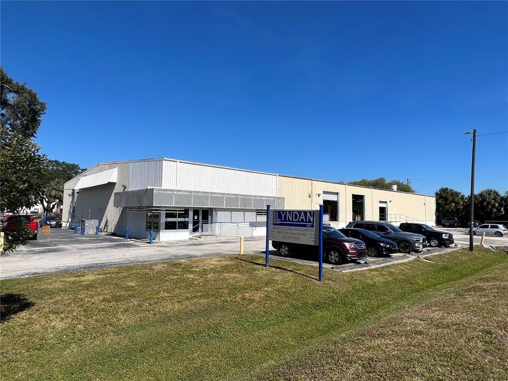 5402 E HANNA AVENUE TAMPA, FL 33610