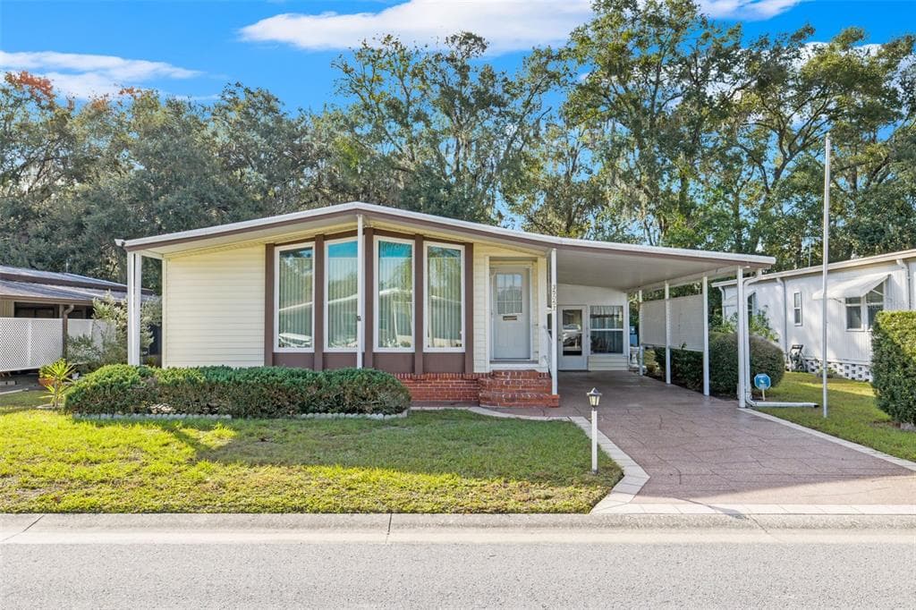 35052 WAGNER WAY ZEPHYRHILLS, FL 33541