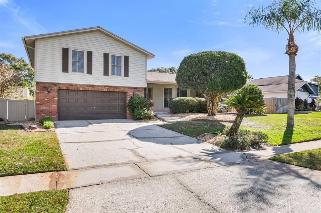 15613 GARDENSIDE LANE TAMPA, FL 33624