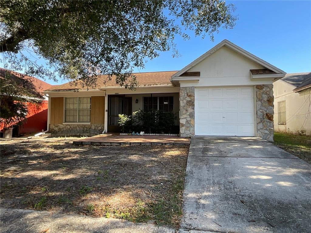 10005 FAWN GROVE PLACE TAMPA, FL 33637