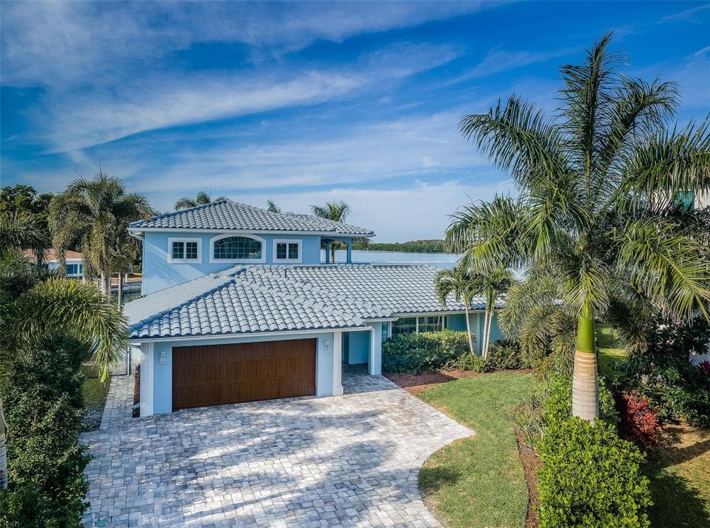2095 ILLINOIS AVENUE NE ST PETERSBURG, FL 33703
