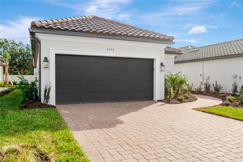 4576 GAROFALO ROAD WESLEY CHAPEL, FL 33545