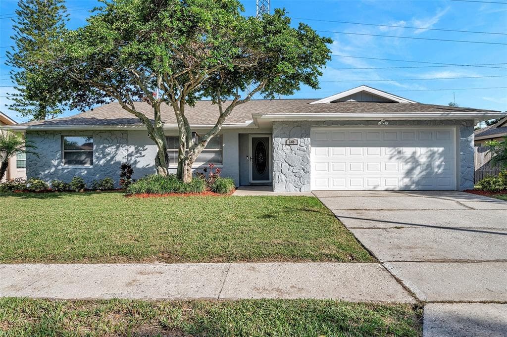 3369 HUNT CLUB DRIVE CLEARWATER, FL 33761