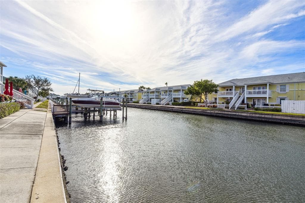 5015 COQUINA KEY DRIVE SE UNIT C ST PETERSBURG, FL 33705