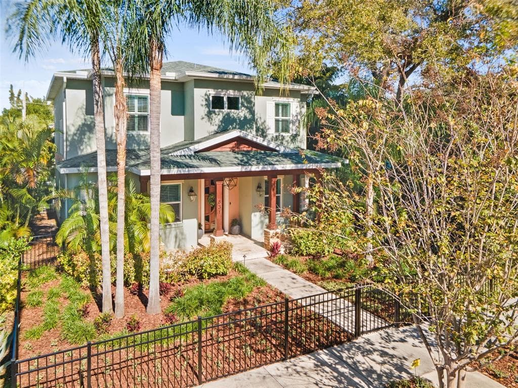 831 26TH AVENUE N ST PETERSBURG, FL 33704