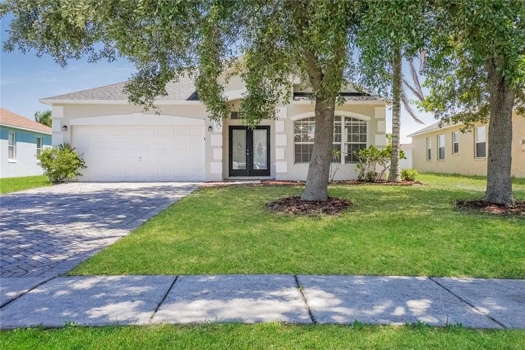 2723 EAGLE GLEN CIRCLE KISSIMMEE, FL 34746