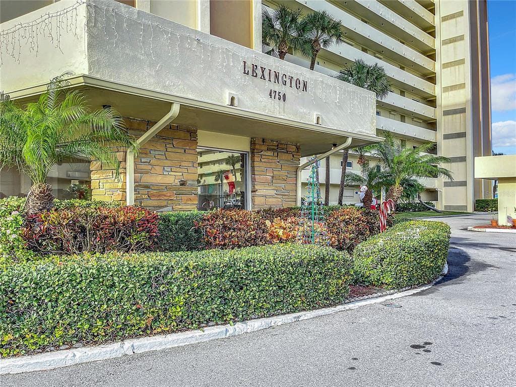 4750 COVE CIRCLE UNIT 706 ST PETERSBURG, FL 33708
