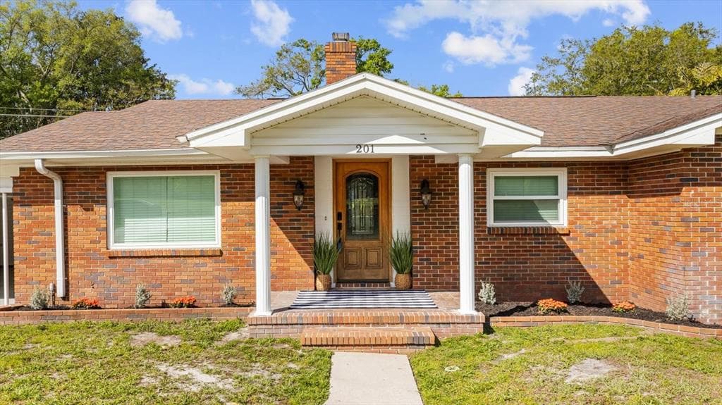 201 S GREENFIELD AVENUE TEMPLE TERRACE, FL 33617
