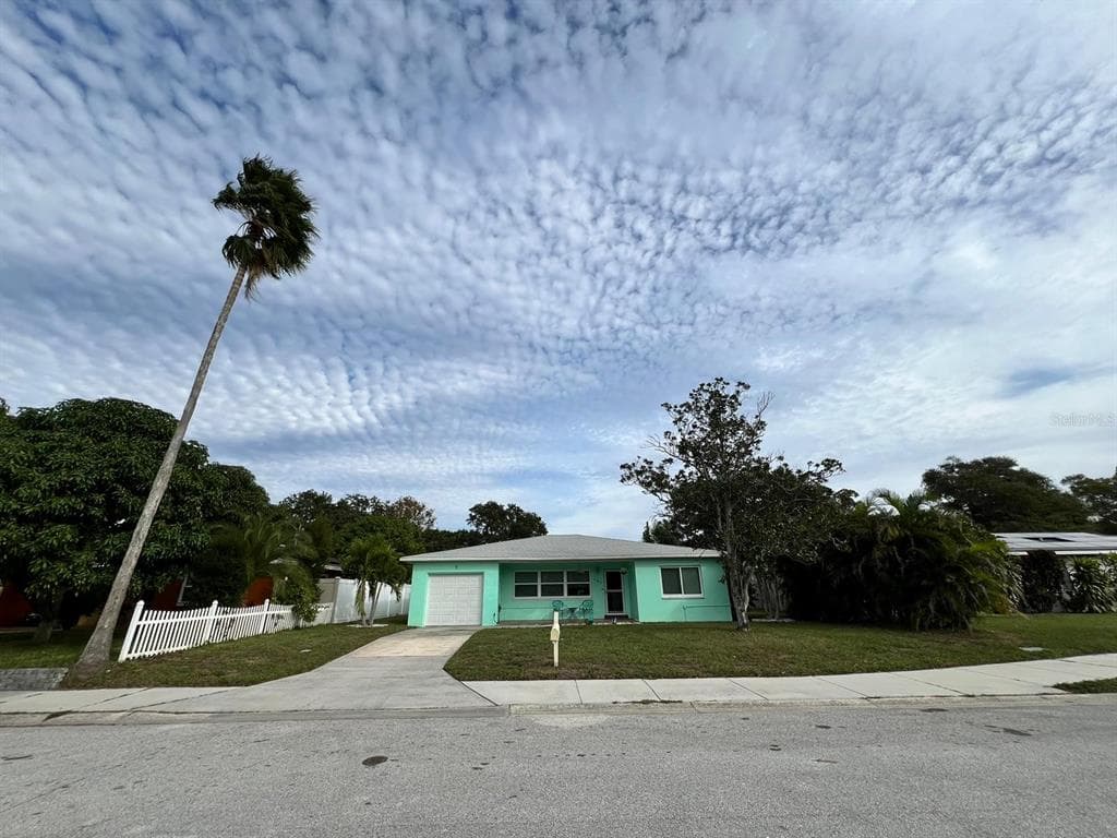 5 N VENUS AVENUE CLEARWATER, FL 33755