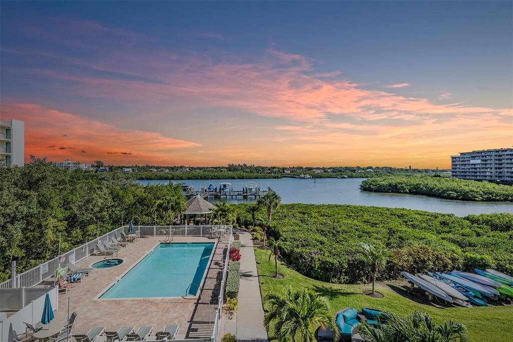 19519 GULF BOULEVARD UNIT 303 INDIAN SHORES, FL 33785