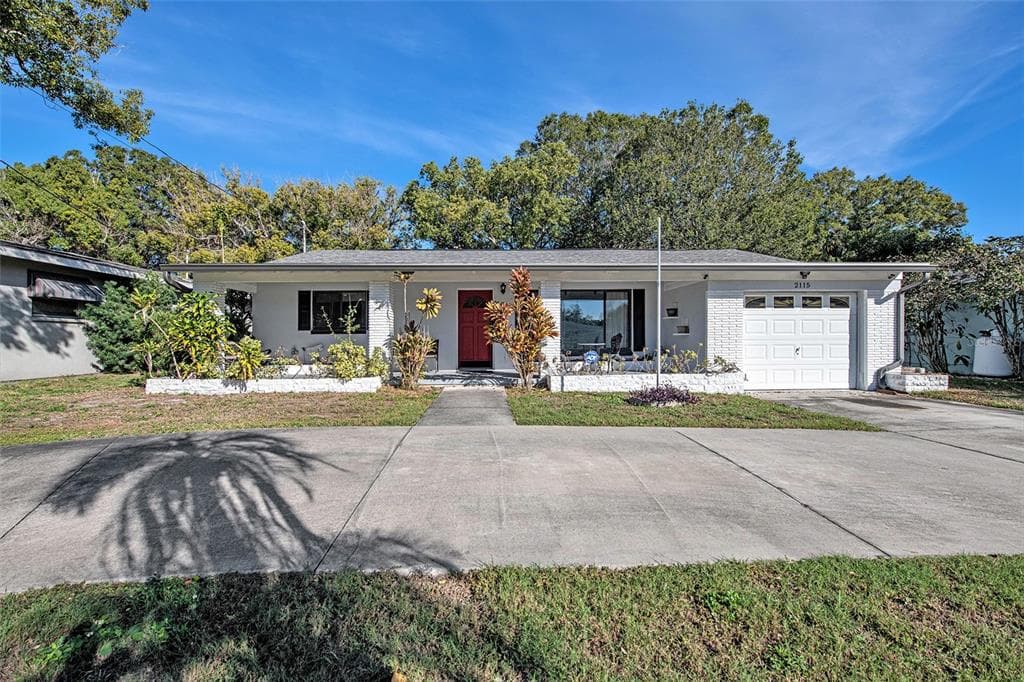 2115 BELMAR DRIVE BELLEAIR BLUFFS, FL 33770