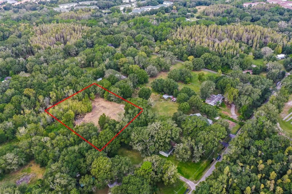 APACHE DRIVE THONOTOSASSA, FL 33592