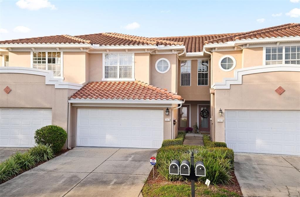 262 VALENCIA CIRCLE ST PETERSBURG, FL 33716