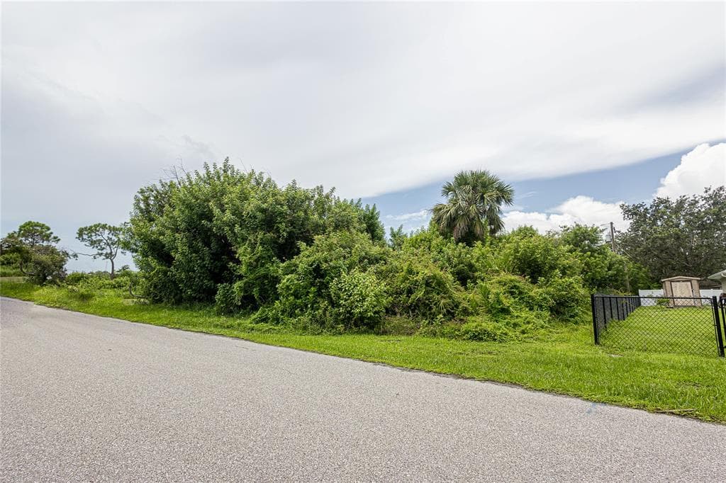 2385 STAVER STREET PORT CHARLOTTE, FL 33980