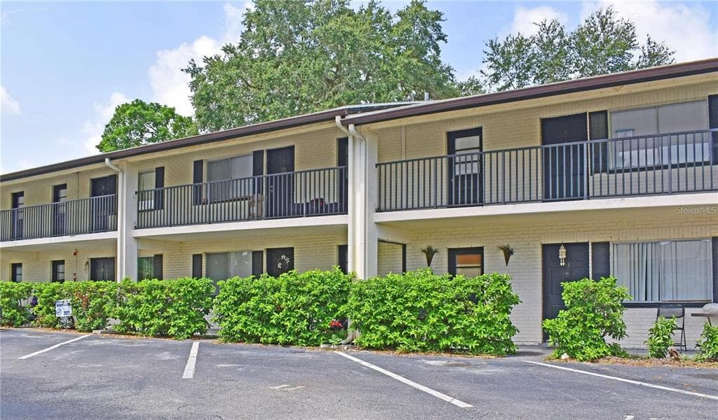 2 N FERNWOOD AVENUE UNIT 14 CLEARWATER, FL 33765