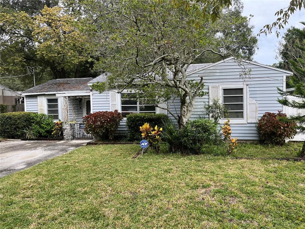 609 W HENRY AVENUE TAMPA, FL 33604