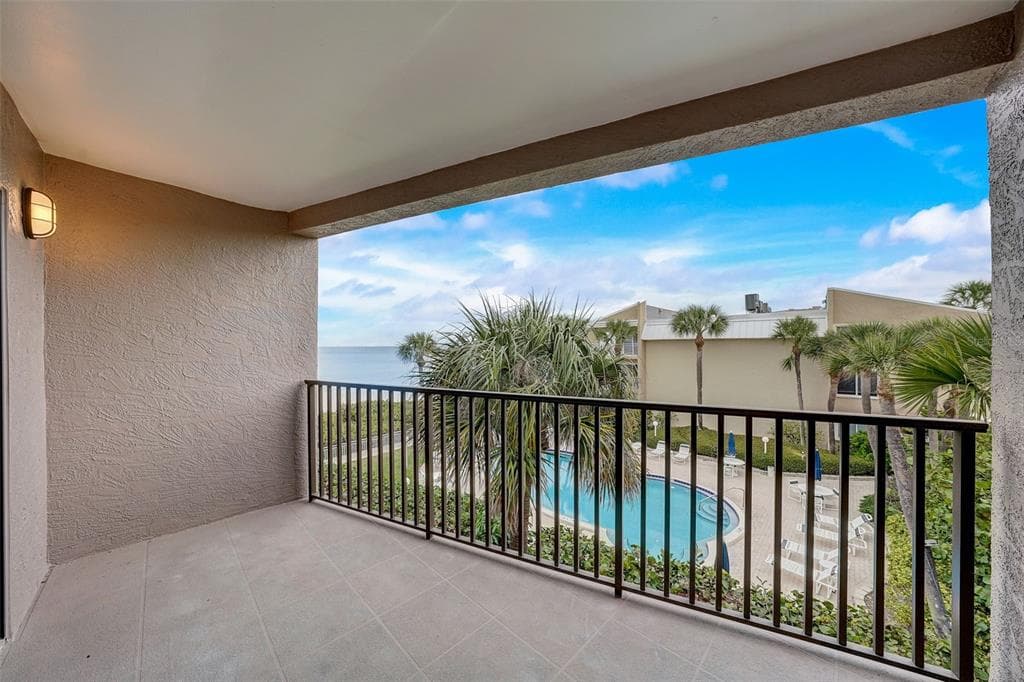 3210 GULF BOULEVARD UNIT 307 BELLEAIR BEACH, FL 33786