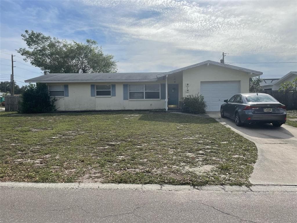 13702 MARTINIQUE DRIVE SEMINOLE, FL 33776