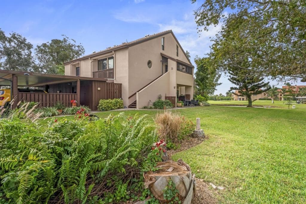 1328 PELICAN CREEK CROSSING UNIT D ST PETERSBURG, FL 33707