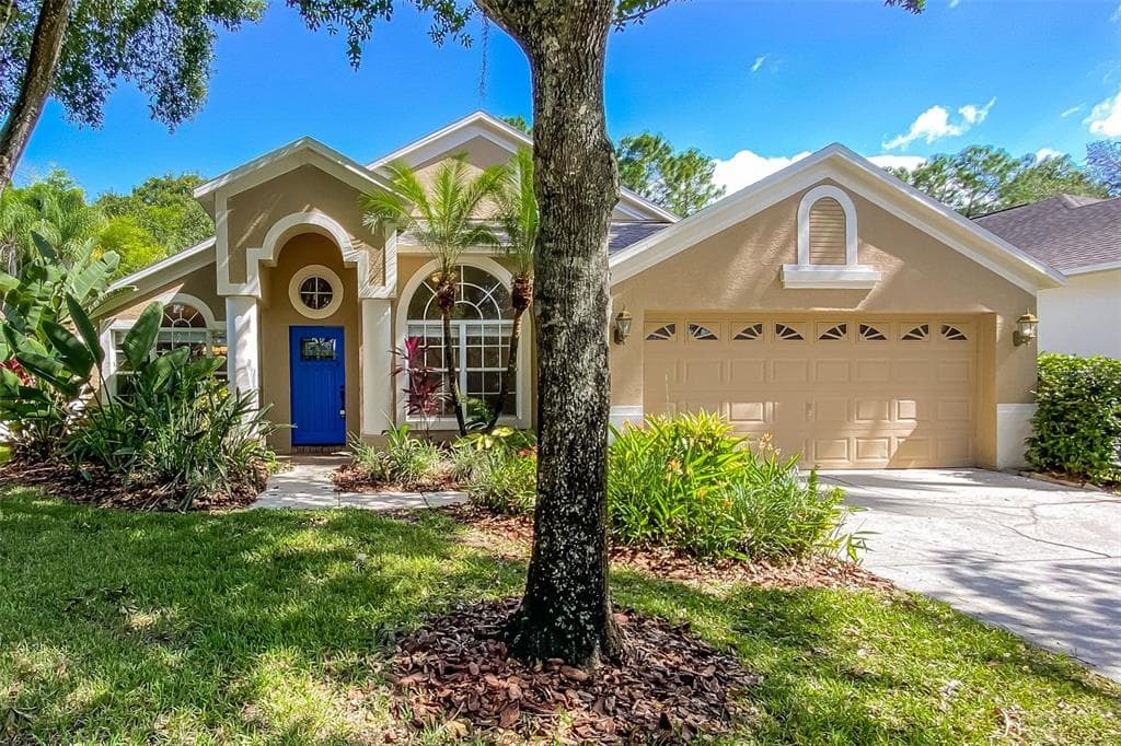 11805 DERBYSHIRE DRIVE TAMPA, FL 33626