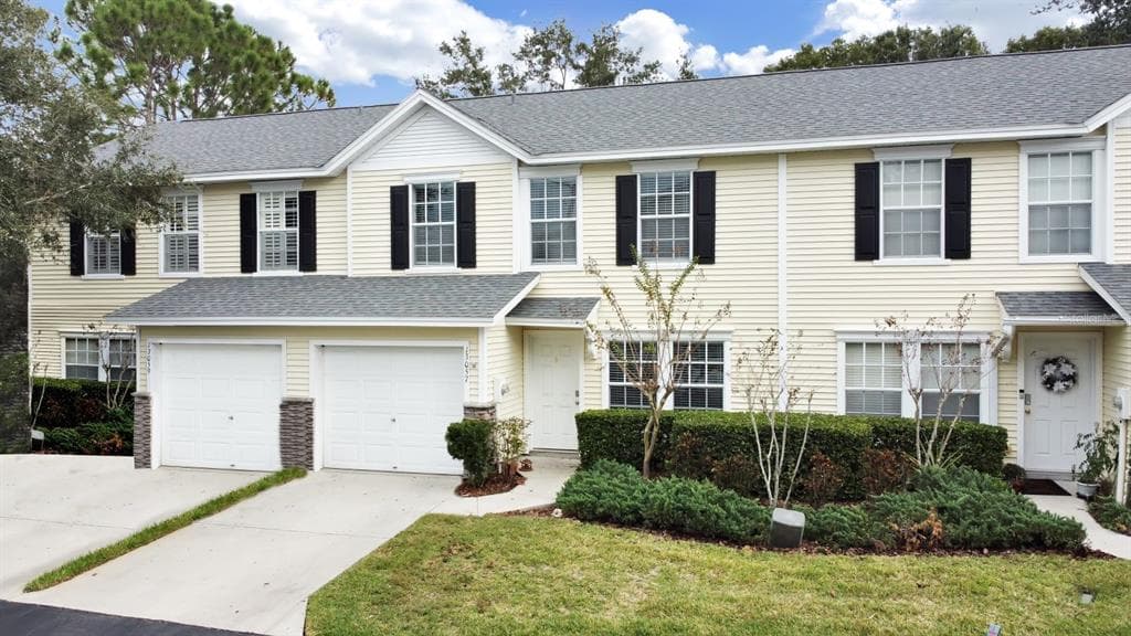 13057 THOROUGHBRED LOOP