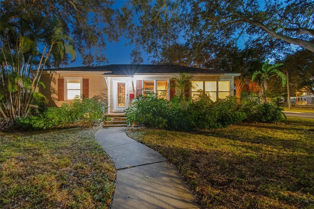 200 38TH AVENUE NE ST PETERSBURG, FL 33704