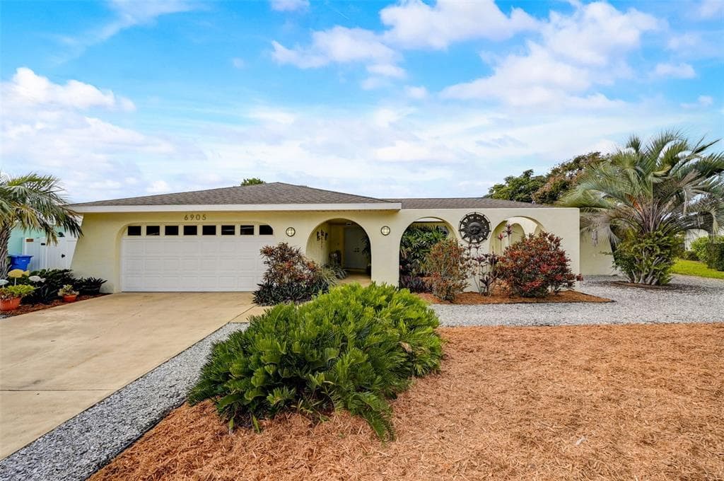 6905 16TH AVENUE DRIVE W BRADENTON, FL 34209