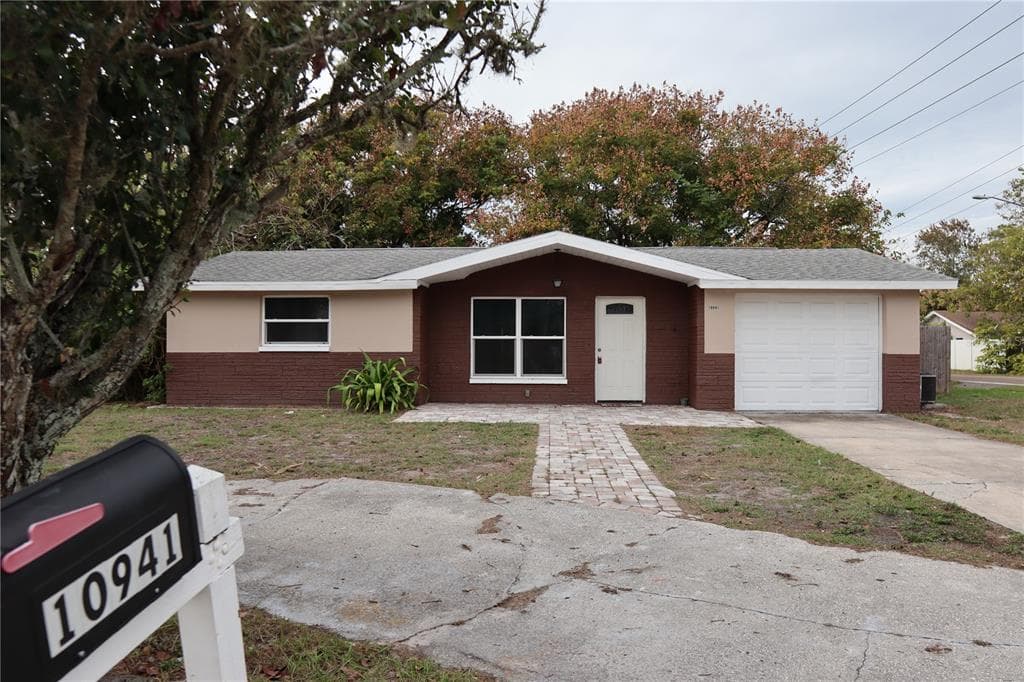 10941 FELSDALE AVENUE PORT RICHEY, FL 34668