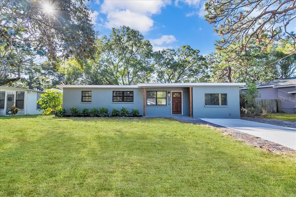 4016 W LAWN AVENUE TAMPA, FL 33611
