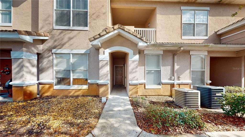10523 VILLA VIEW CIRCLE UNIT 10523 TAMPA, FL 33647