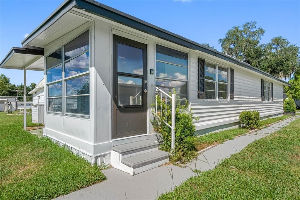 6041 ALPINE DRIVE ZEPHYRHILLS, FL 33542