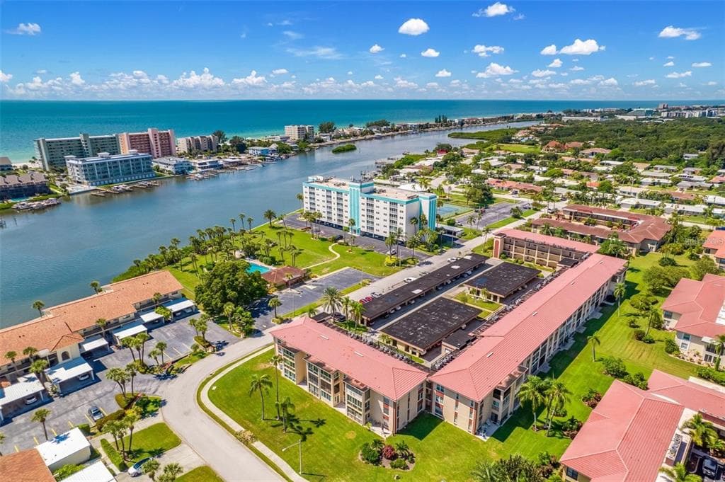 10351 REGAL DRIVE UNIT 4 LARGO, FL 33774