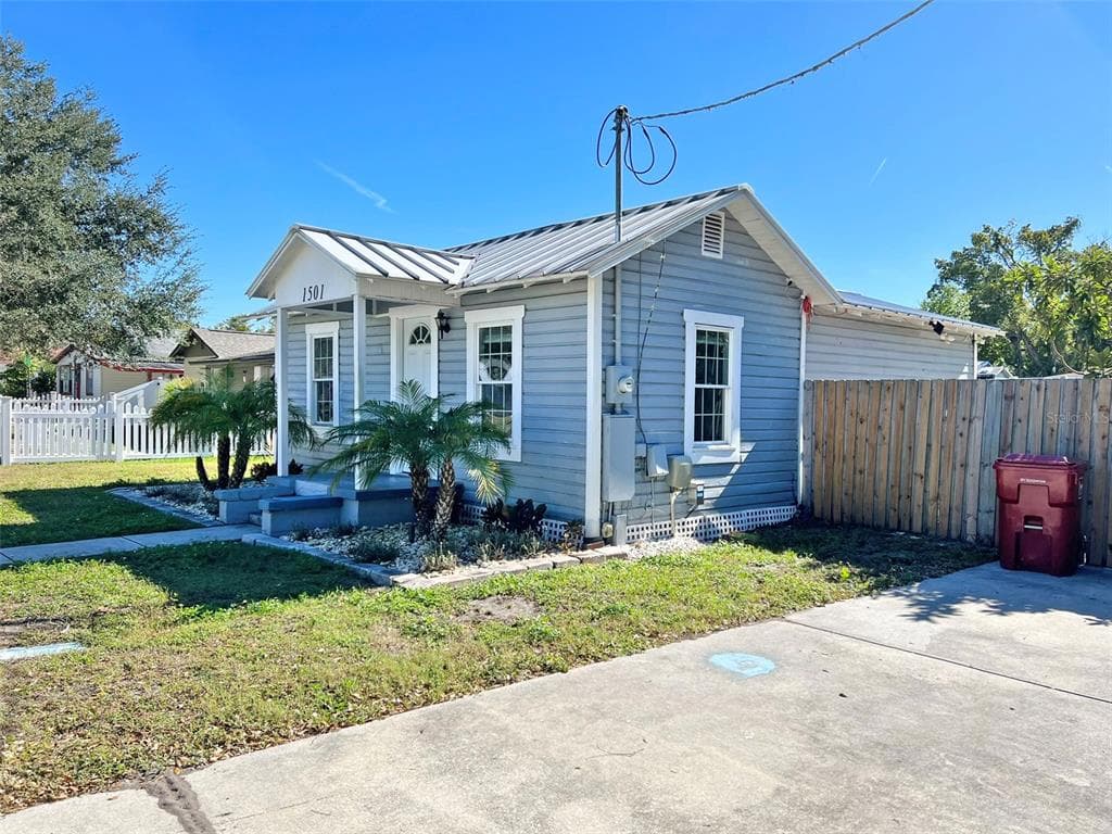 1501 E CALHOUN STREET PLANT CITY, FL 33563